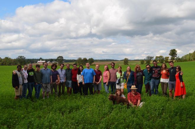 brunch-party-group-photo